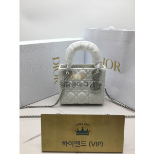 디올 레이디백 미니 (램스킨)