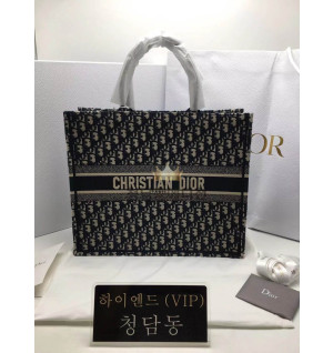 디올 북토트백 라지