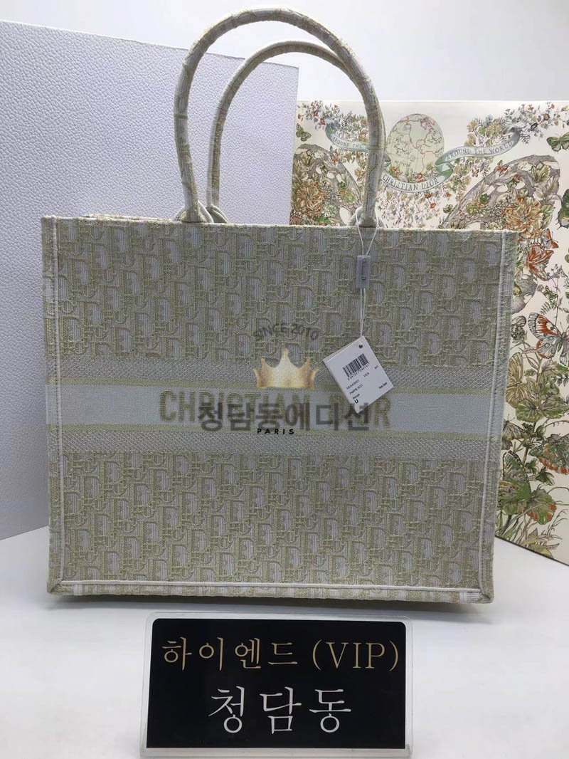 디올 북토트백 라지