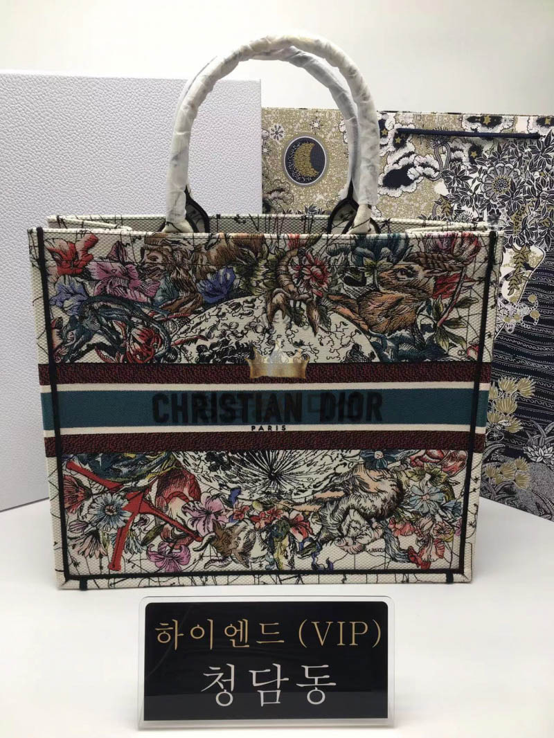 디올 북토트백 라지
