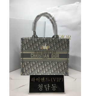디올 북토트백 미디움