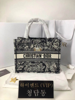 디올 북토트백 미디움