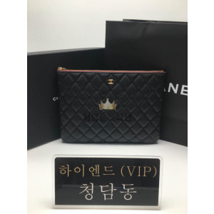 샤넬 클래식 캐비어 클러치백 금장 (미디움 / 라지)