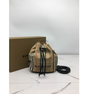 버버리 포이베 파우치 18*19.5