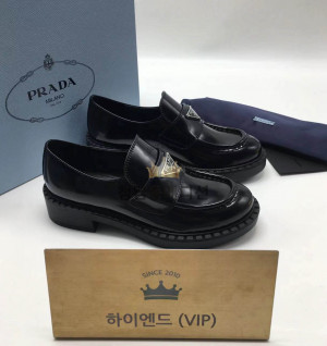 프라다 prd 브러시드 로퍼 무광