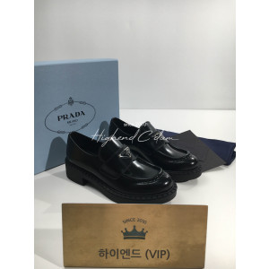 프라다 prd 브러시드 로퍼 무광
