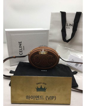 셀린느 크로스바디 오벌 펄스 퀴르 트리오페 미니백 101703 (Renewal ver.)