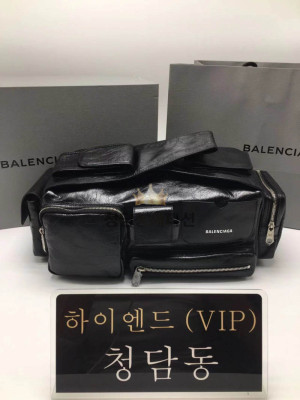 발렌시아가 수퍼부시 멀티포켓 슬링백