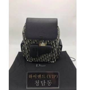 디올 22FW 익스플로어 백팩