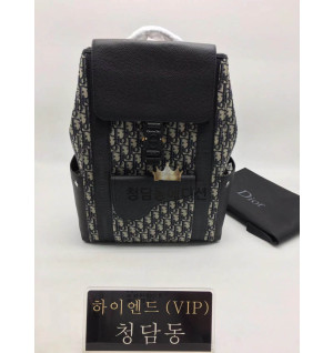 디올 22FW 익스플로어 백팩