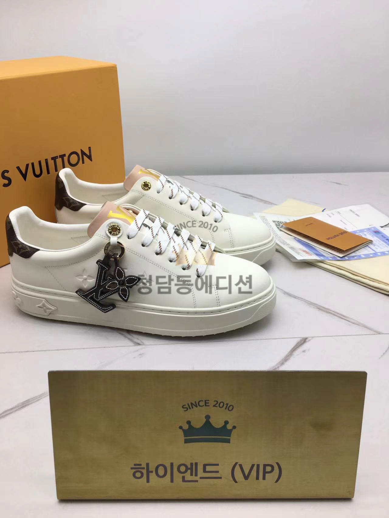 루이비통 lv 타임아웃 스니커즈 (남녀공용)