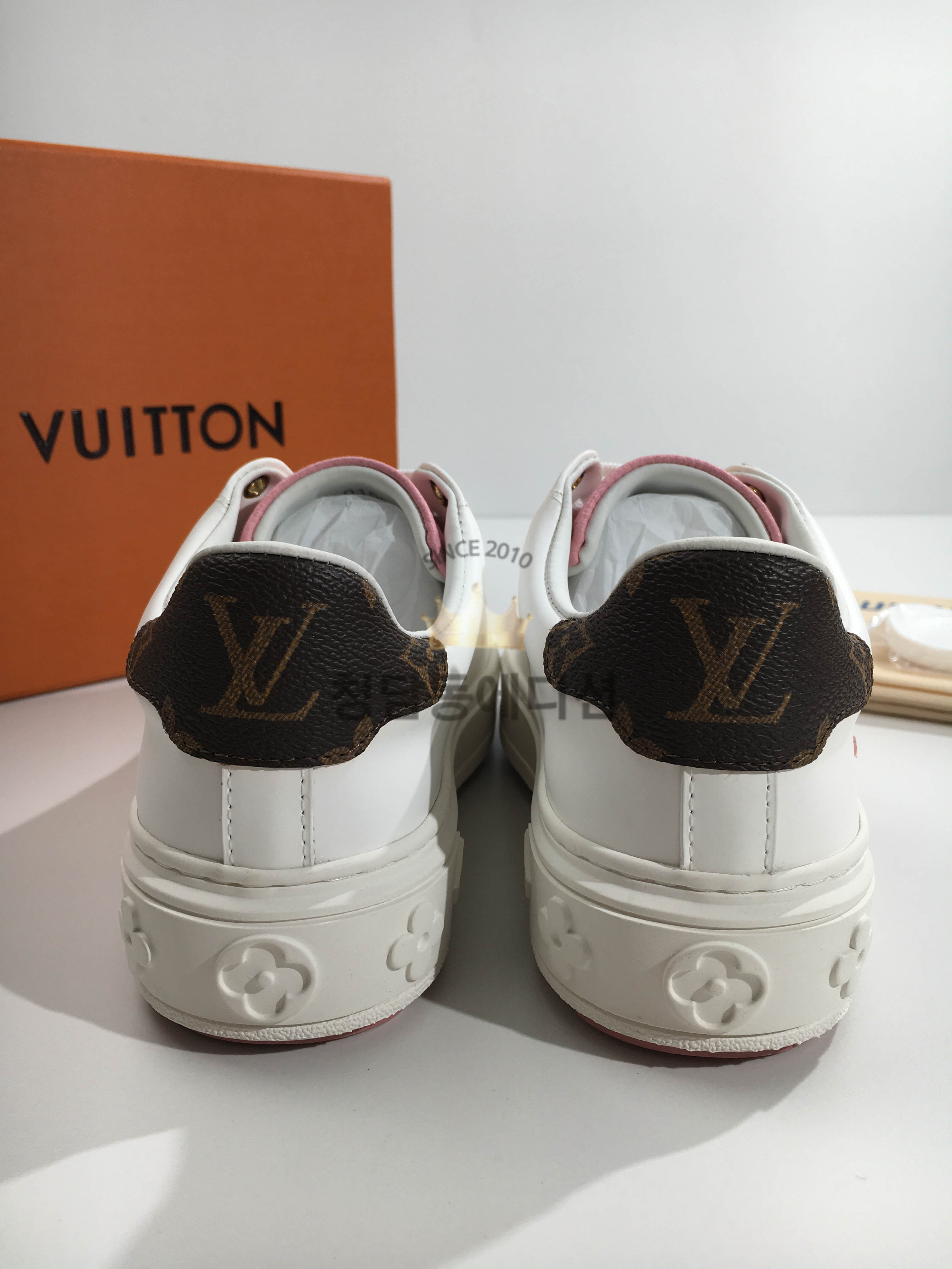루이비통 lv 타임아웃 스니커즈