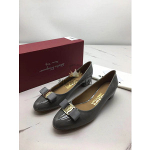 페레가모 바라보우 펌프스