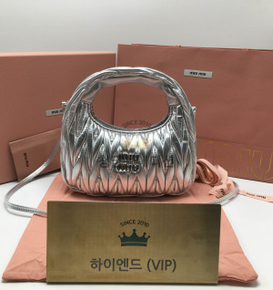 미우미우 MIU MIU 완더 마테라쎄 호보백 스몰