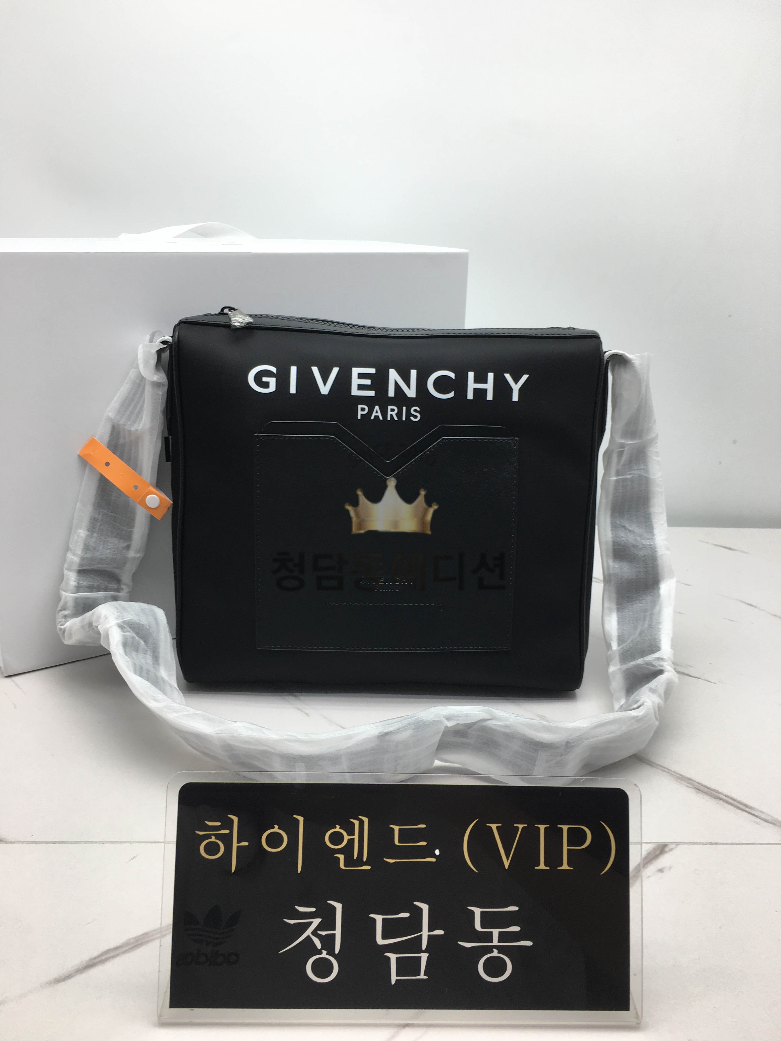 지방시 GIVENCHY 메신저백