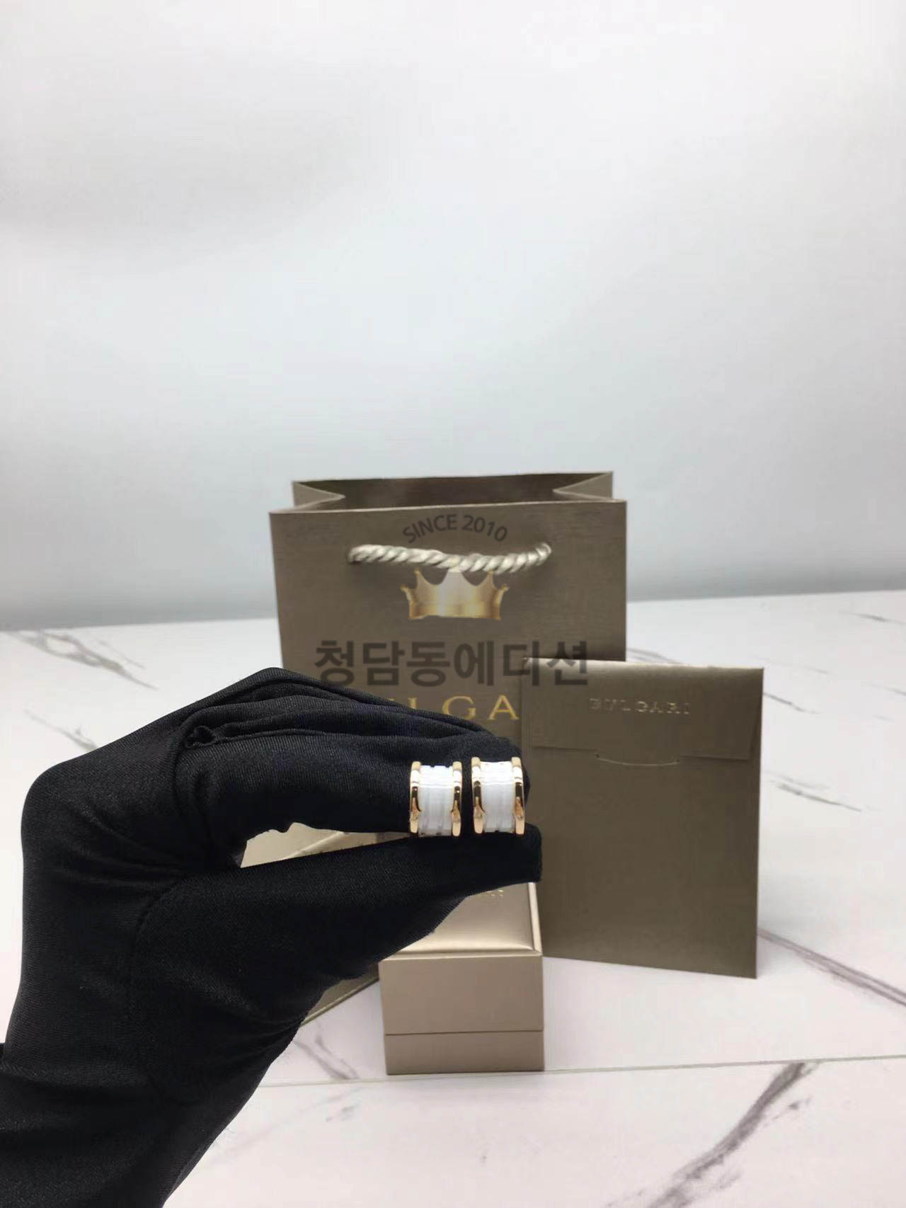 불가리 비제로원 이어링 (컬러 화이트골드, 골드)