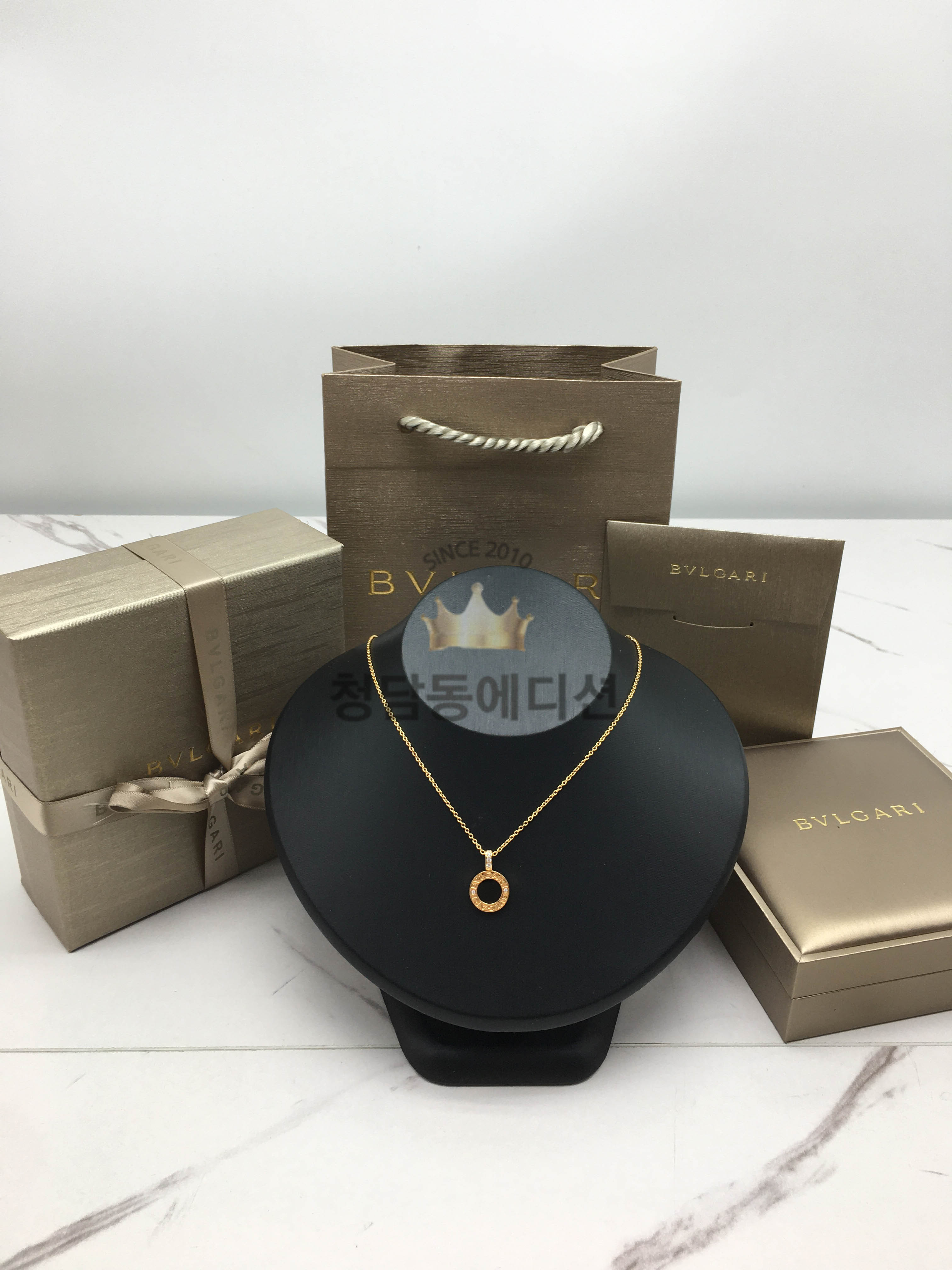 불가리 네크리스 (컬러 블랙 화이트, 레드 화이트) (V-gold소재)