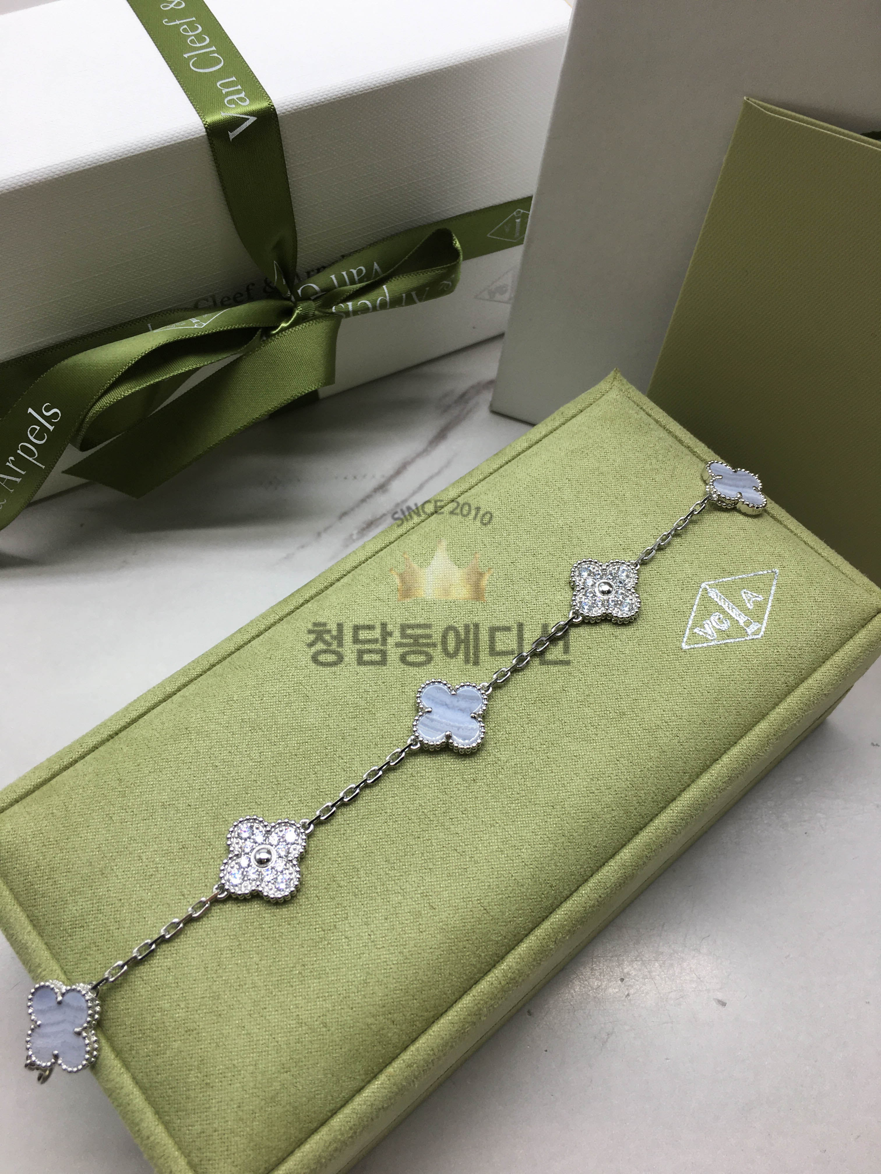 반클리프 알함브라 팔찌 (V-gold소재)