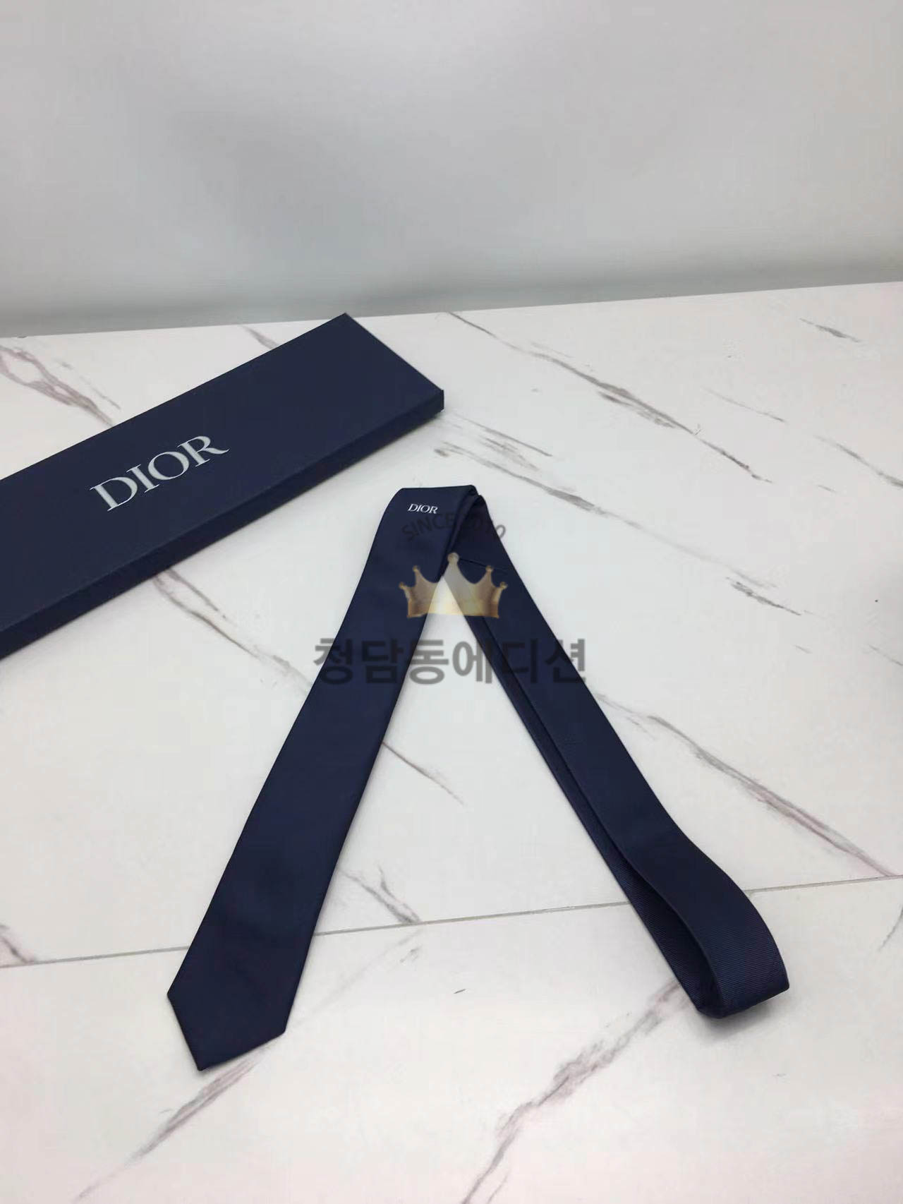 디올 넥타이