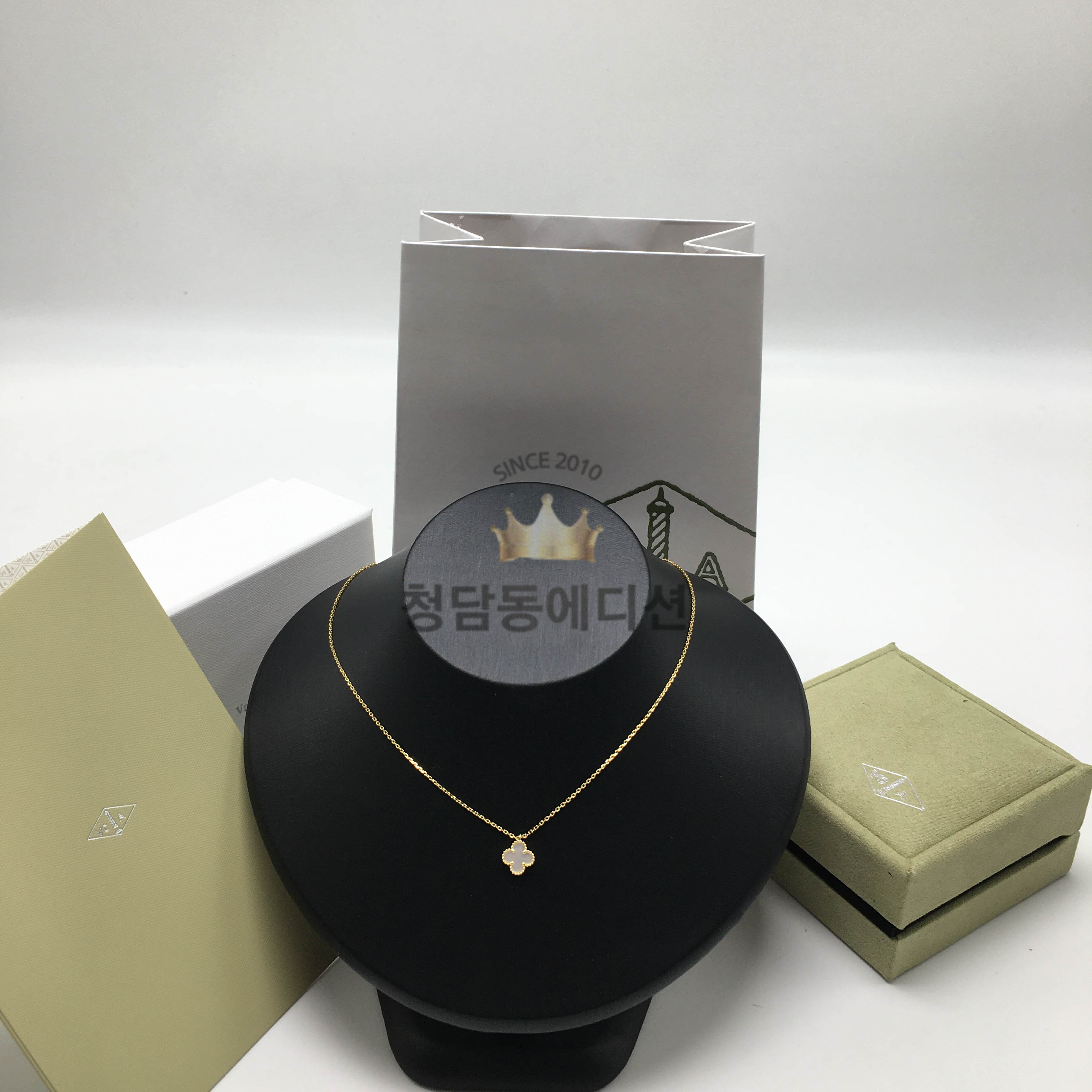 반클리프 앤 아펠 알함브라 목걸이 (스위트) (V-gold소재)