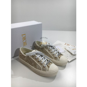 디올 스니커즈