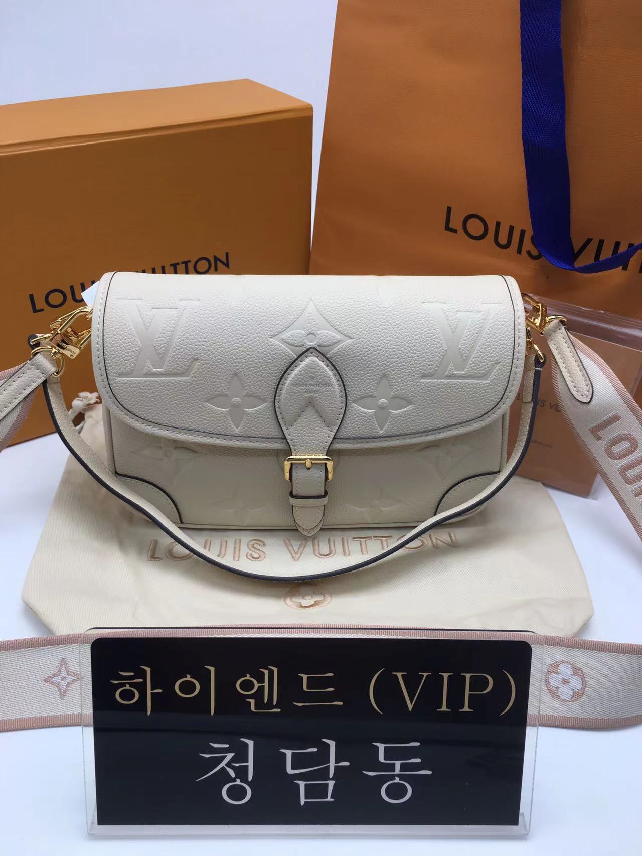 루이비통 lv 다이앤 m46386 (블랙/화이트)