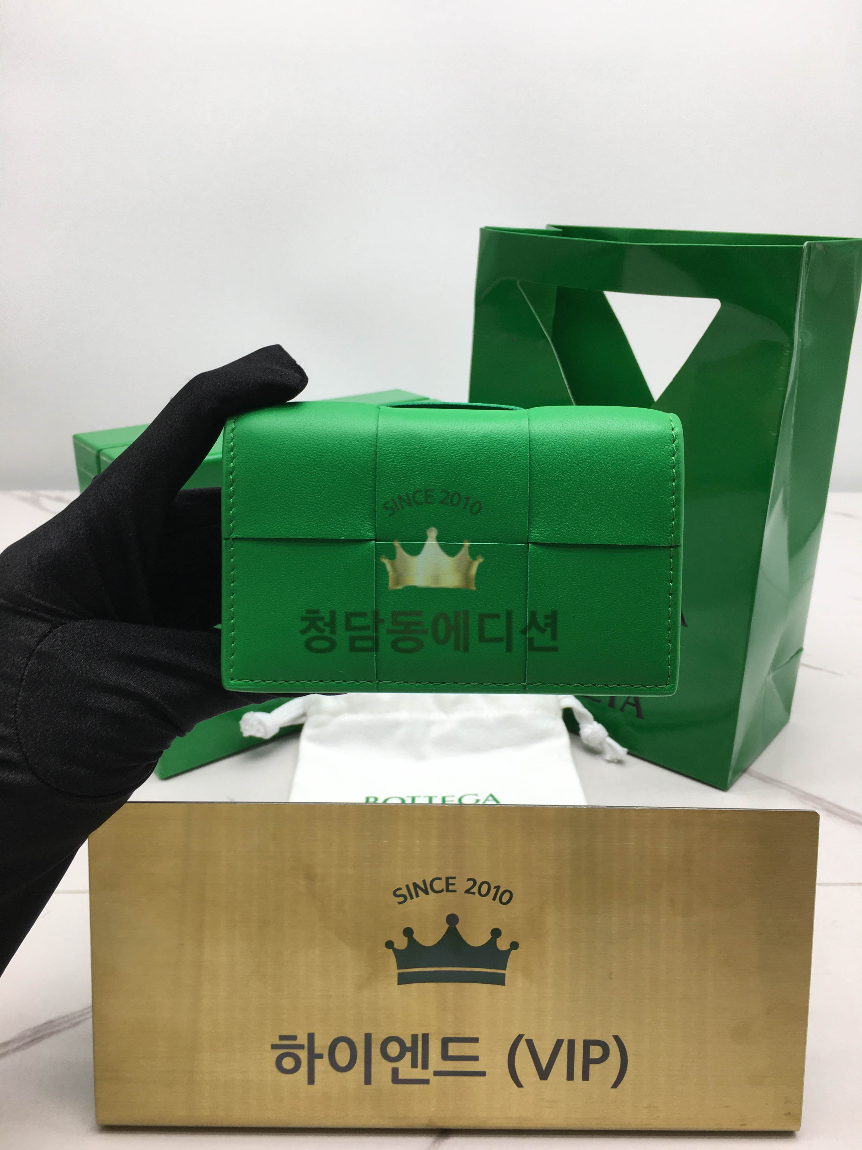 보테가베네타 인트레치아토 명함 케이스 605720