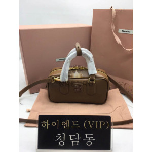 미우미우 MIU MIU 소프티 패디드 아르카디