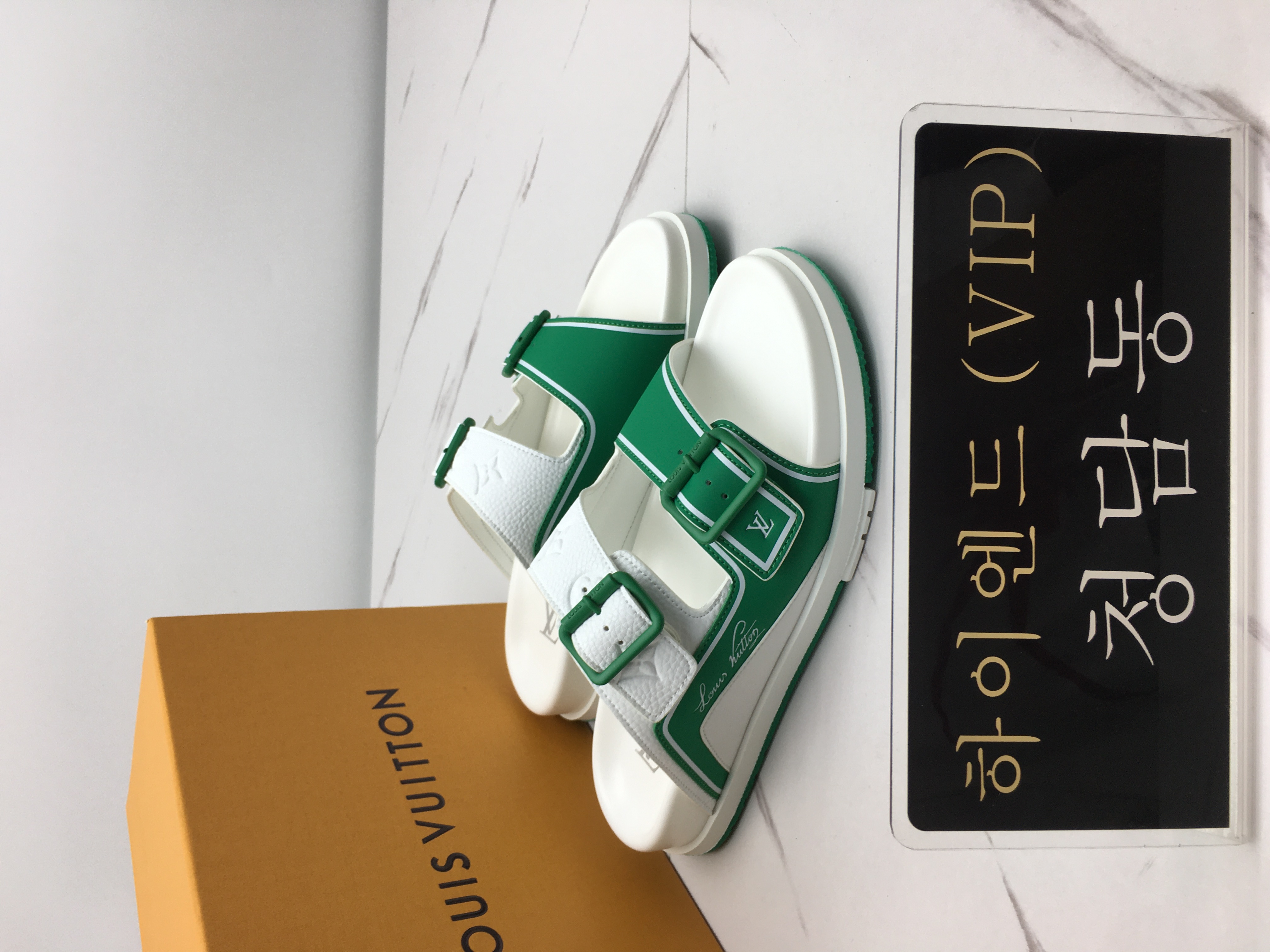 루이비통 lv 트레이너 뮬 (남성용)