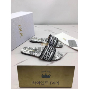 디올 디웨이 슬라이드