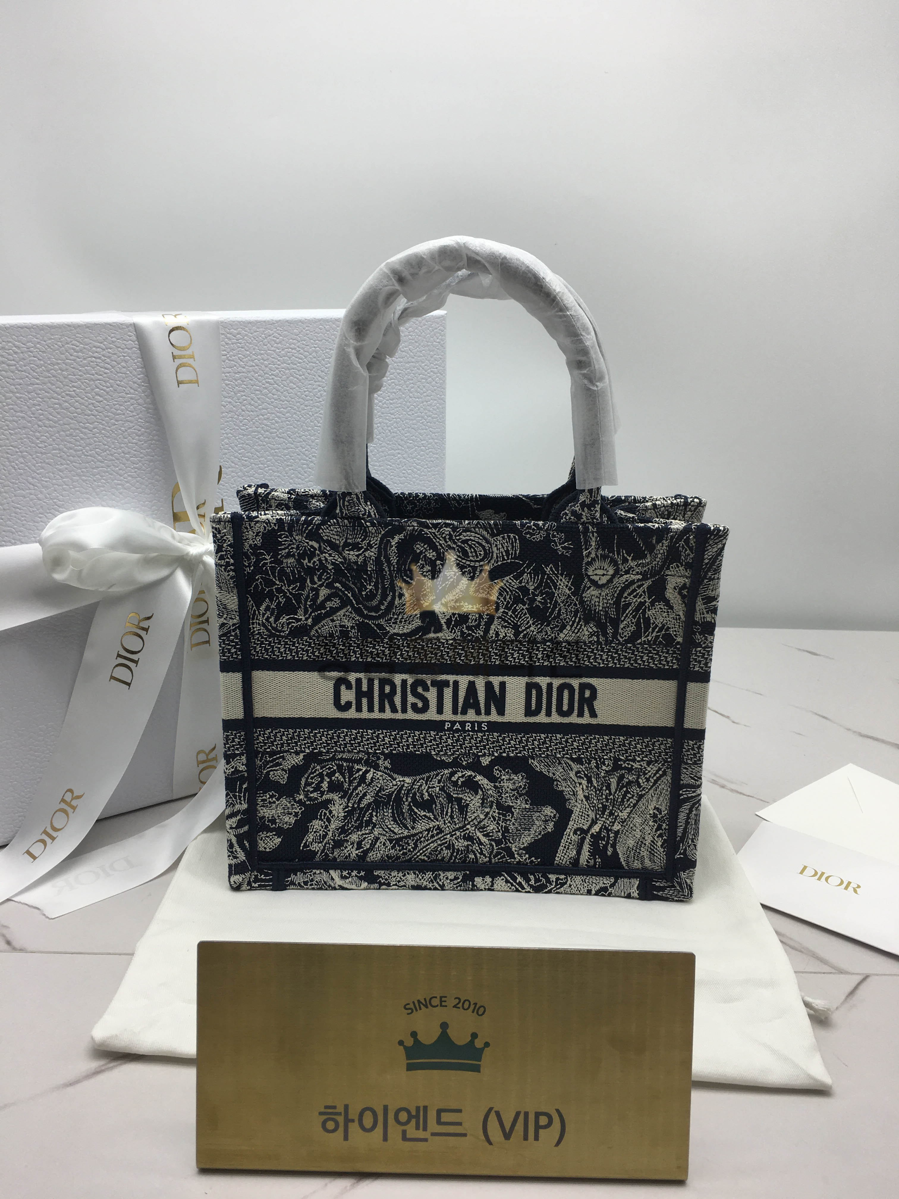 디올 북토트백 스몰