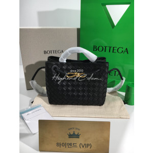 보테가베네타 24SS 안디아모 스몰 743568 (컬러 블랙)