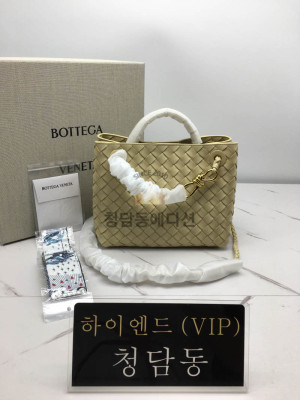 보테가베네타 24SS 안디아모 스몰 743568