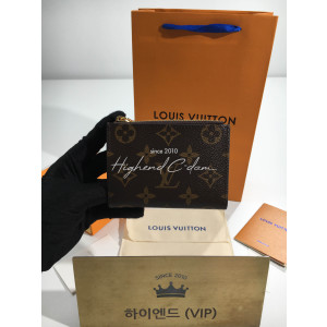 루이비통 리사 월릿 M82382 (내부 핑크)
