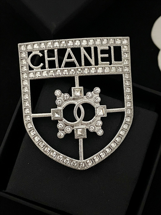 샤넬 chanel 쉴드 브로치