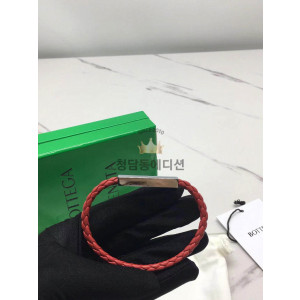 보테가베네타 23FW 브레이드 레더 브레이슬릿