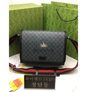 구찌 GG 수프림 메신저 474138