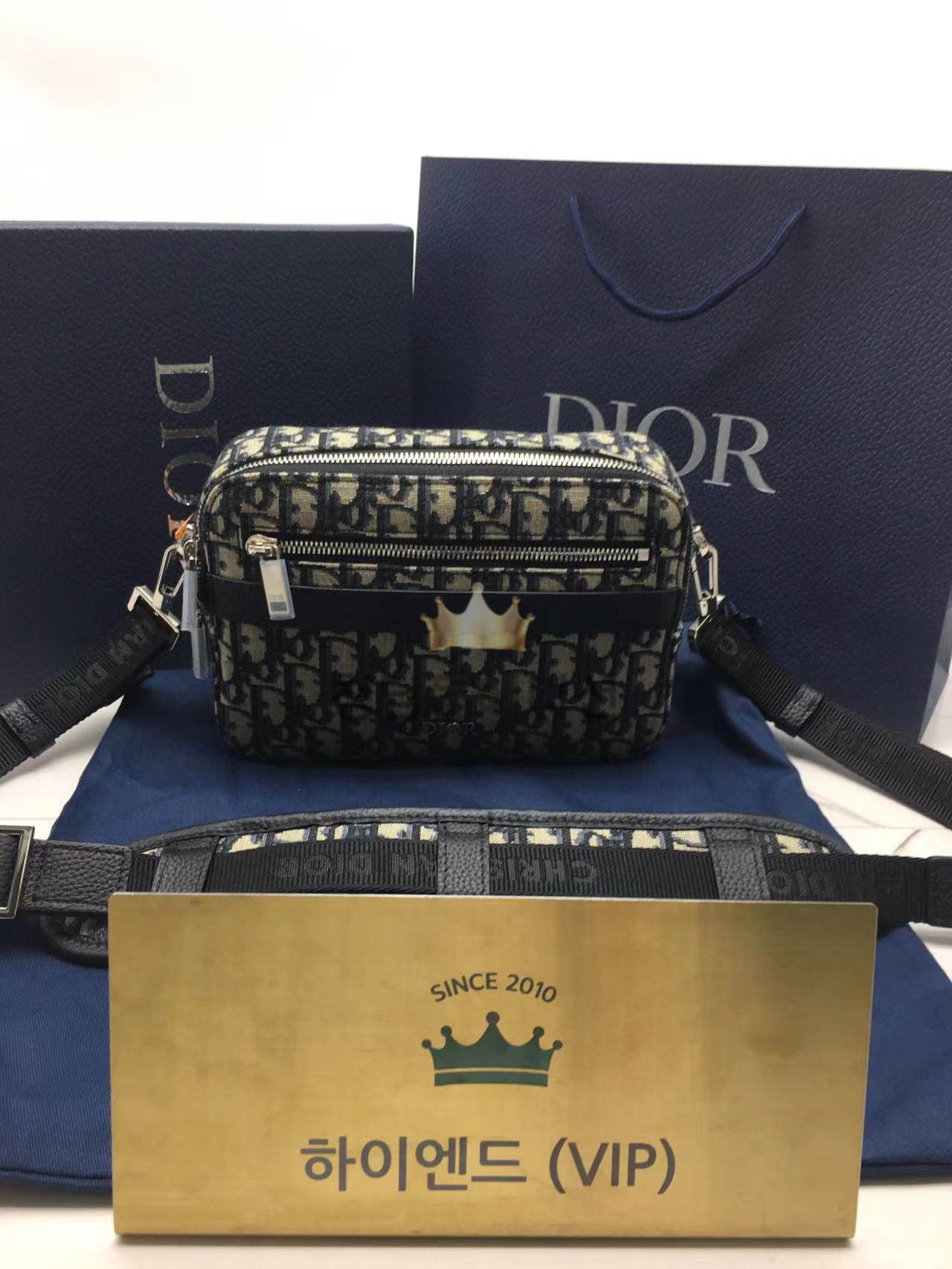 디올 새들 트리플 파우치 남성 크로스백