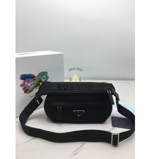 프라다 바이커백 스몰 2VH171