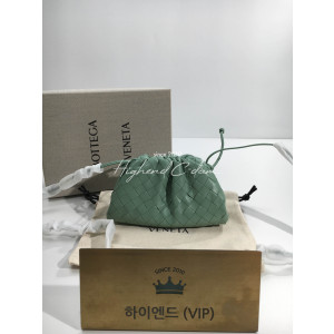 보테가베네타 만두백 미니 파우치 (컬러 세이지)
