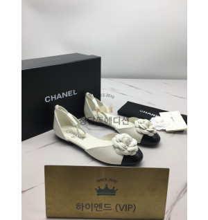 샤넬 까멜리아 메리제인 플랫 슈즈 화이트