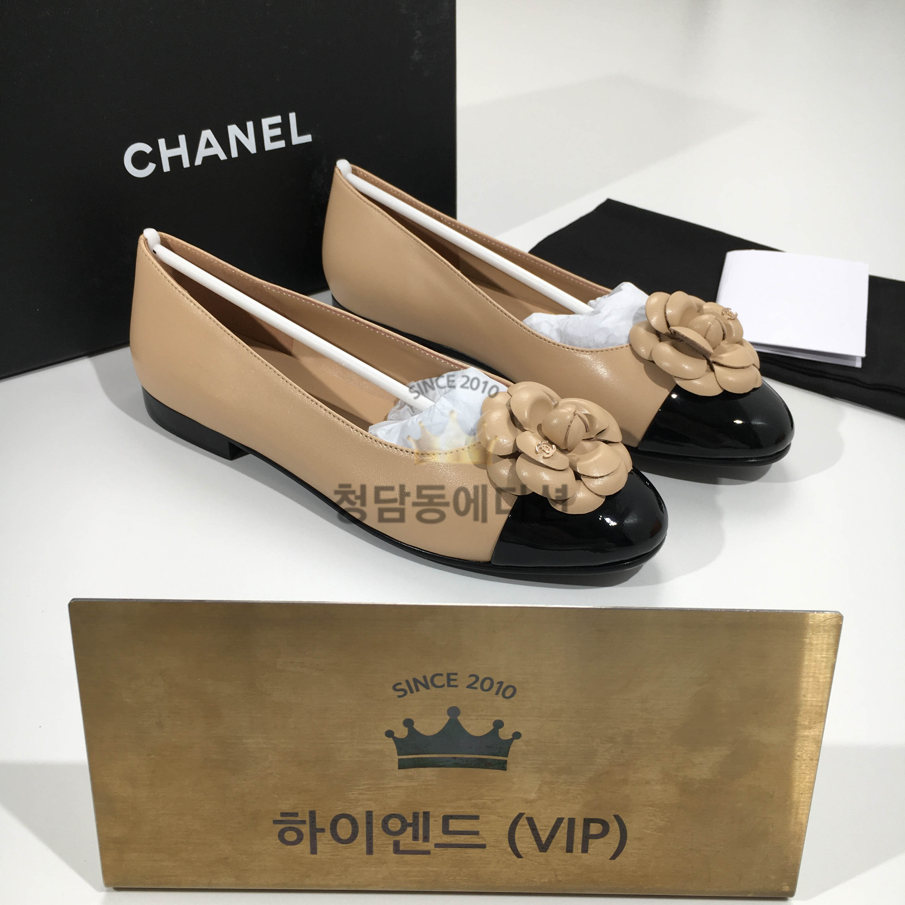 샤넬 24시즌 동백 까멜리아 플랫슈즈