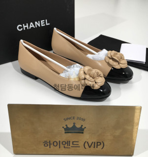 샤넬 24시즌 동백 까멜리아 플랫슈즈