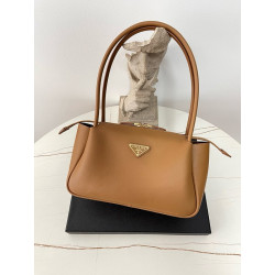 프라다 미디움 레더 핸드백 1BA444