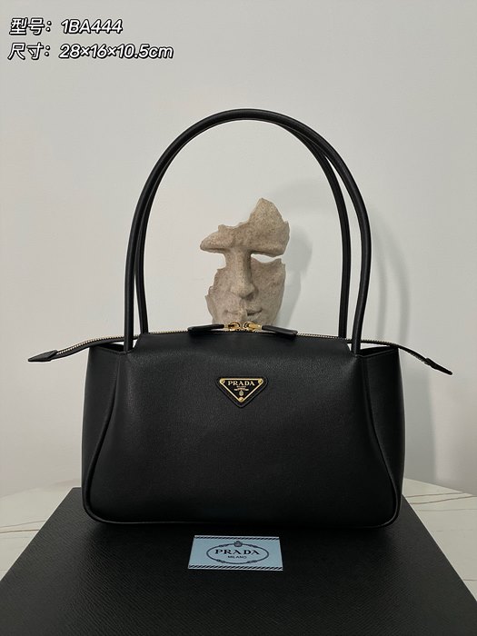 프라다 미디움 레더 핸드백 1BA444
