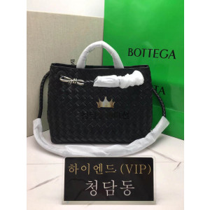 보테가 베네타 안디아모 미디엄 토트백 (컬러 블랙)