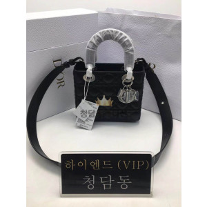 디올 레이디백 스몰 (램스킨) (upgrade ver)