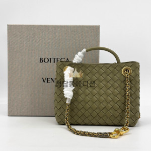 보테가베네타 24SS 안디아모 스몰 체인 숄더백 786008