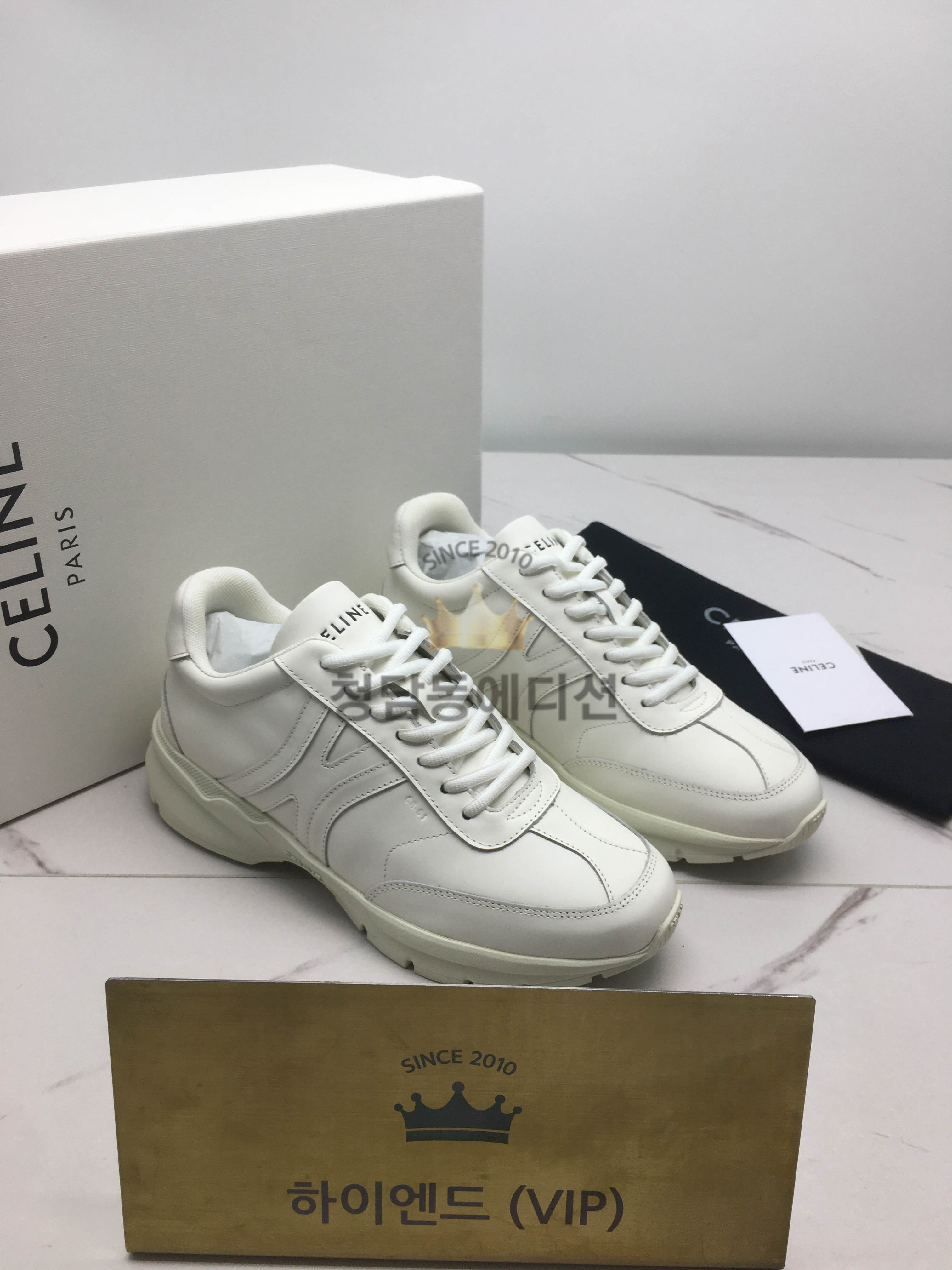 셀린느 트리오페 스니커즈