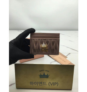 미우미우 마테라쎄 나파 가죽 카드 홀더 5MC076 (컬러 연핑크)